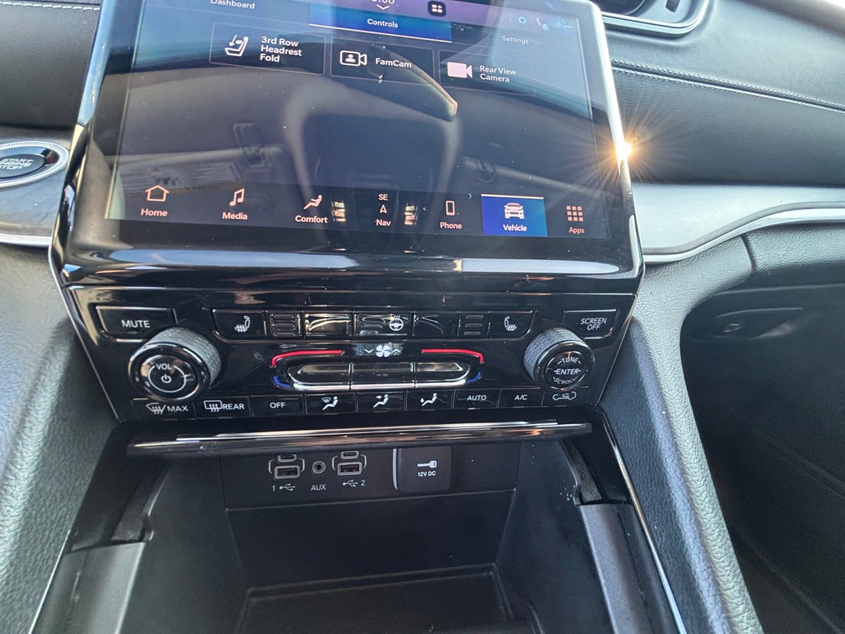 Used 2023 Jeep Grand Cherokee L Limited w/ MOPAR Finishing Package image 4