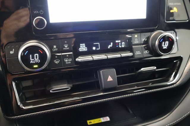 Used 2023 Toyota Highlander XSE AWD/4WD image 26