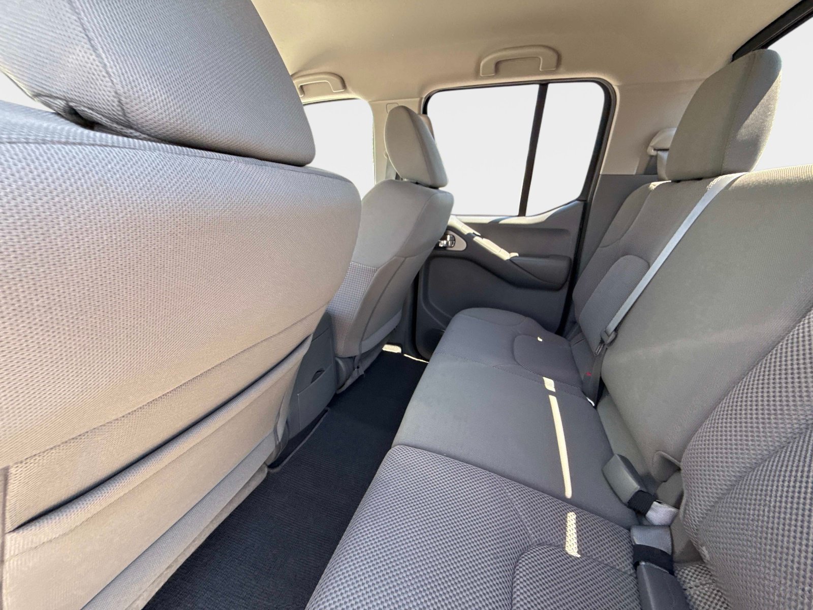 Used 2020 Nissan Frontier SV RWD image 19