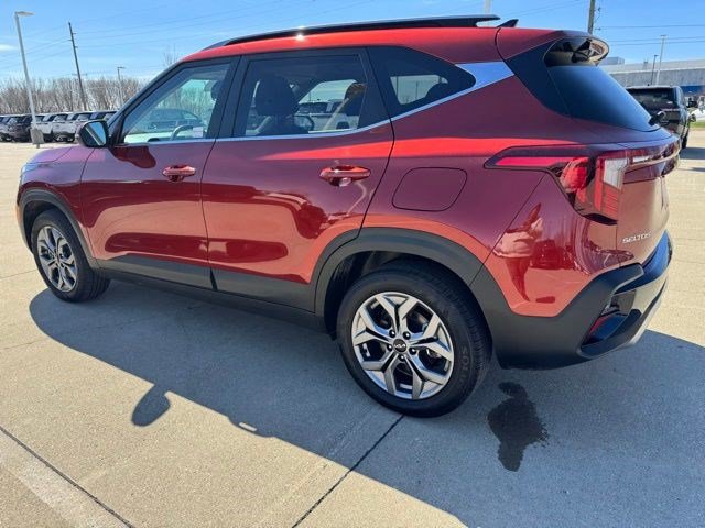 Used 2024 Kia Seltos S AWD/4WD image 5