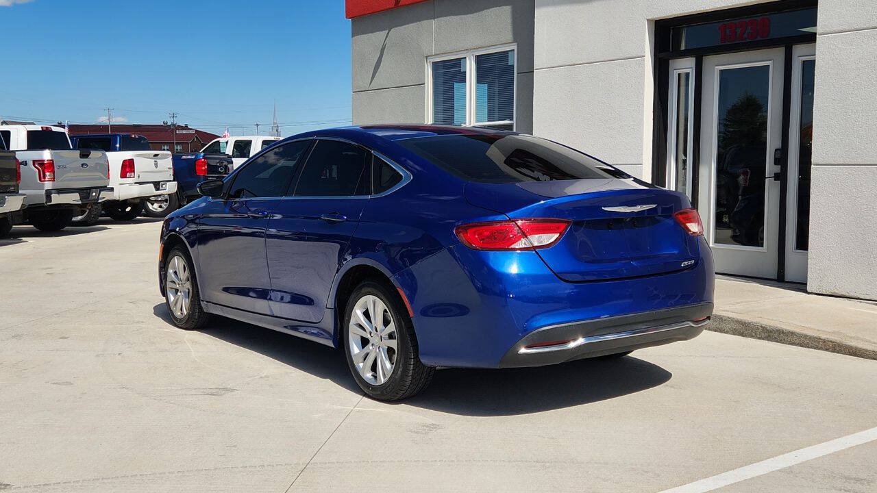 Used 2016 Chrysler 200 Limited FWD image 4