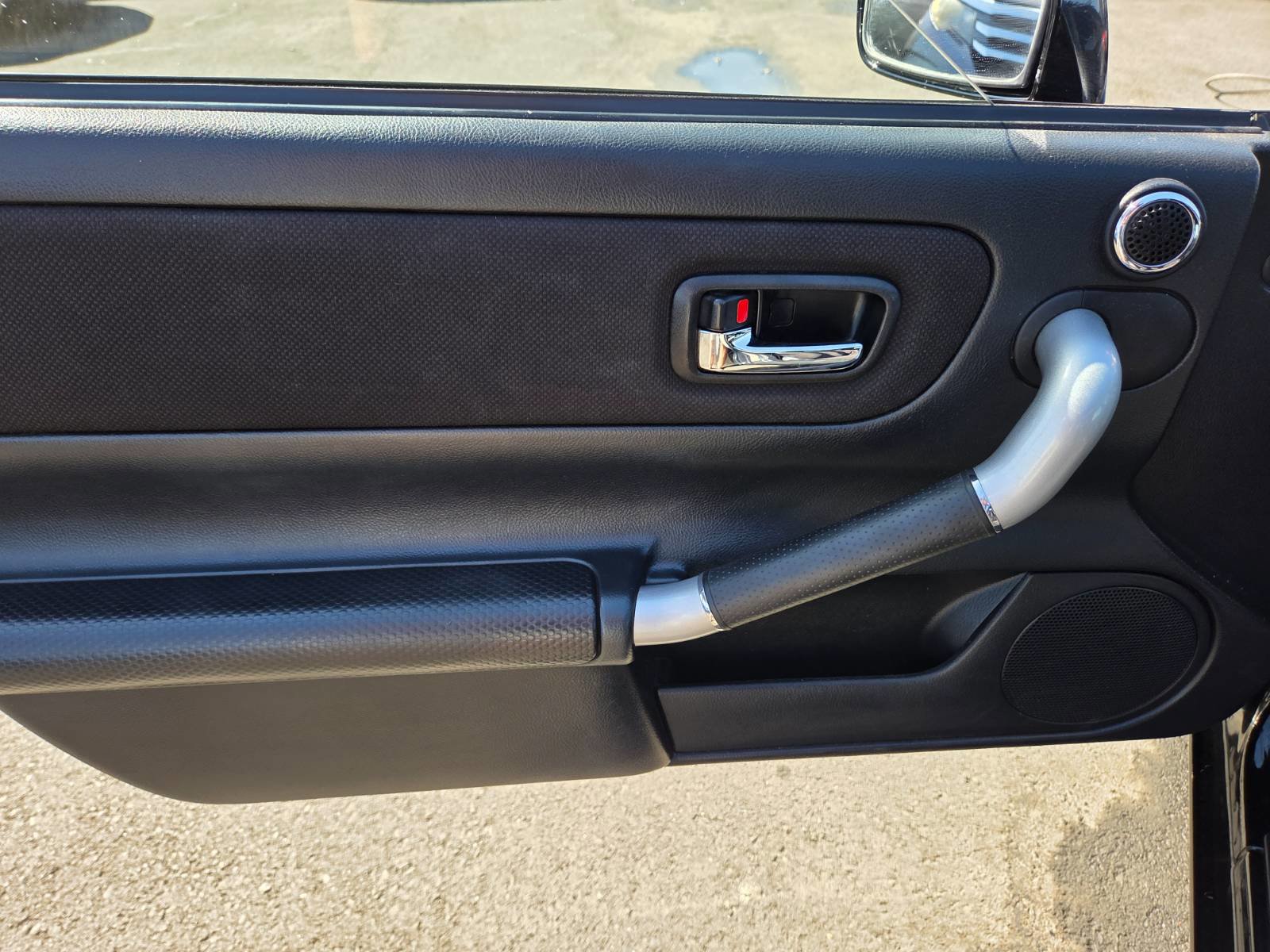 Used 2005 Toyota MR2 image 8