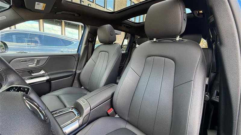 Used 2024 Mercedes-Benz GLB 250 4MATIC image 15