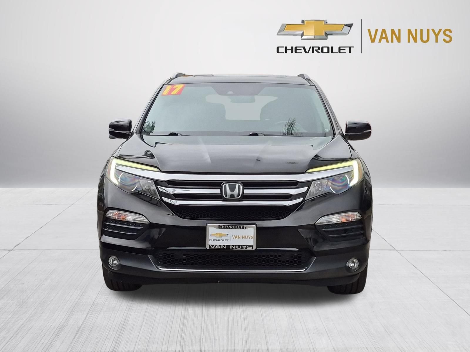 Used 2017 Honda Pilot Touring image 2