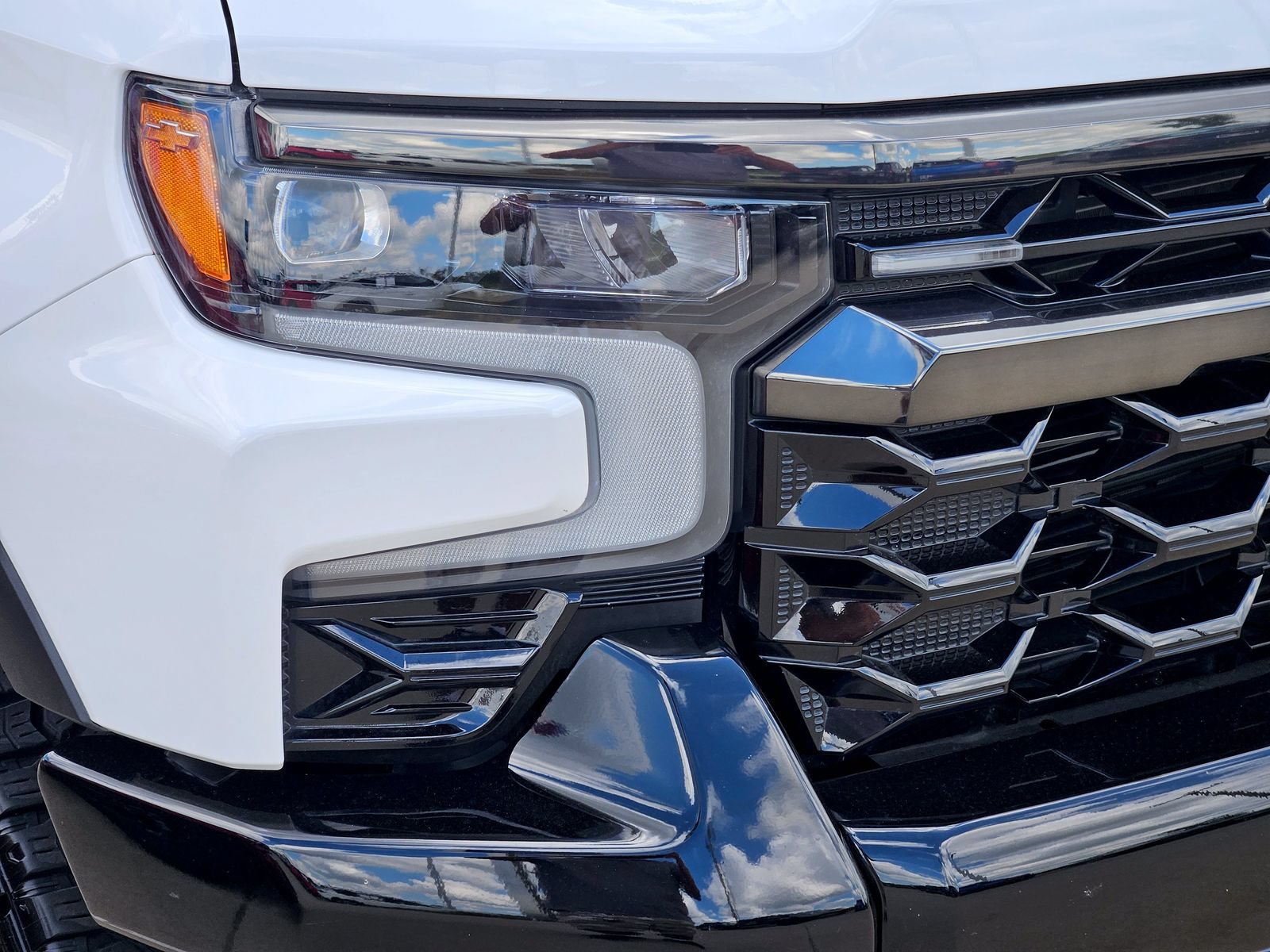 Certified 2025 Chevrolet Silverado 1500 ZR2 w/ Technology Package AWD/4WD image 10