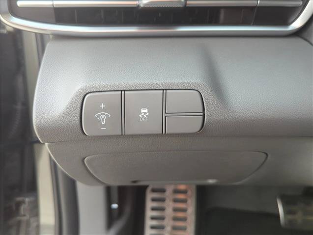 Used 2025 Hyundai Elantra Sport FWD image 10