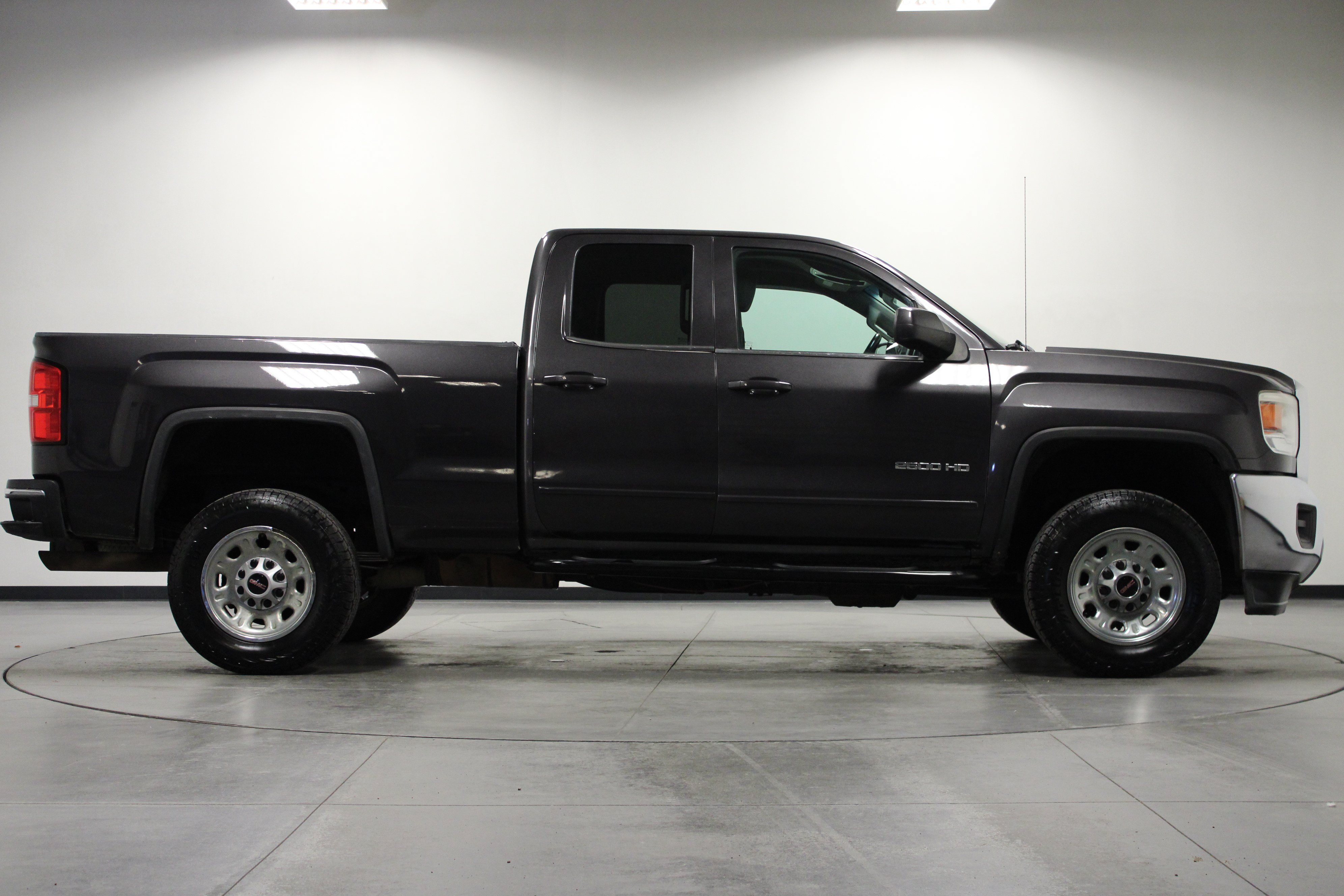 Used 2015 GMC Sierra 2500 SLE AWD/4WD image 3