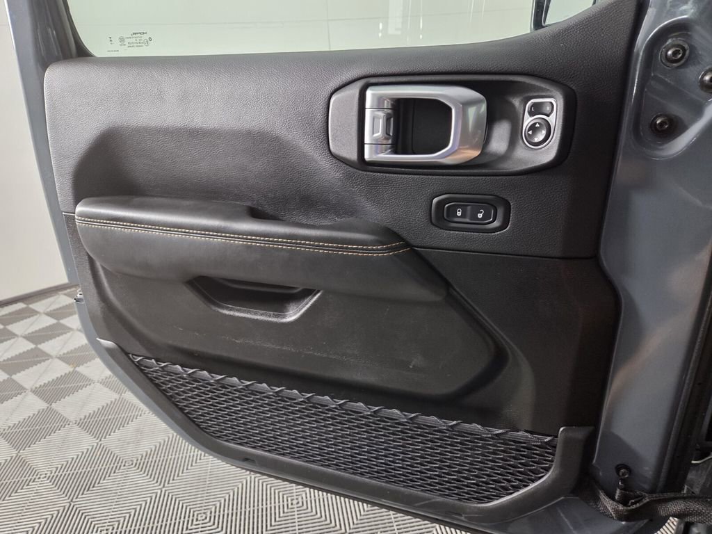 Certified 2025 Jeep Wrangler Sahara w/ Safety Group image 21