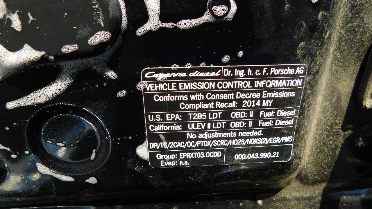 Used 2014 Porsche Cayenne Diesel Platinum Edition image 39