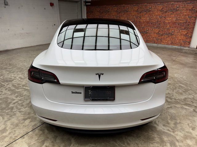 Used 2023 Tesla Model 3 Standard Range image 4