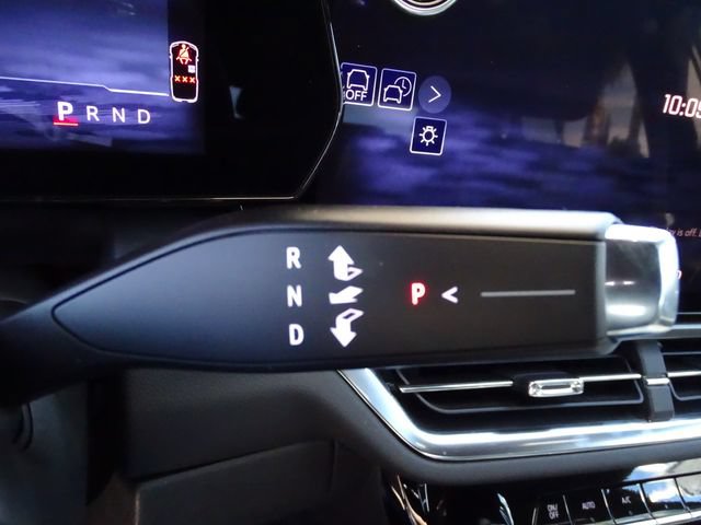 Certified 2025 Chevrolet Equinox EV LT FWD image 17