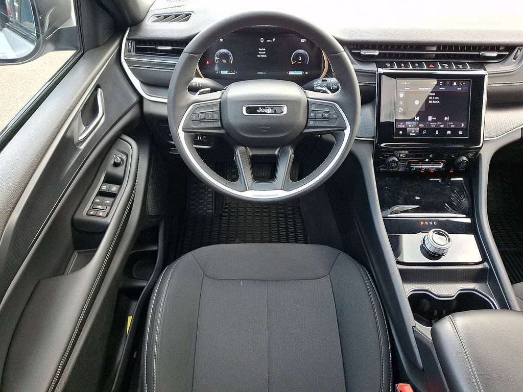 Used 2024 Jeep Grand Cherokee L Laredo w/ Luxury Tech Group I AWD/4WD image 13