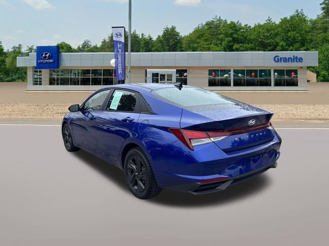 Used 2022 Hyundai Elantra SEL w/ Preferred Accessory Package image 3