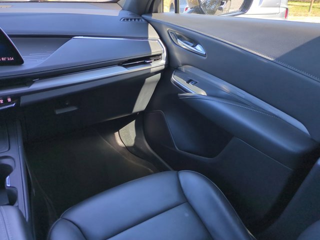 Used 2025 Cadillac XT4 Premium Luxury image 18