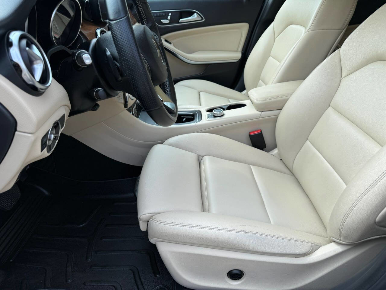 Used 2020 Mercedes-Benz GLA 250 4MATIC image 22