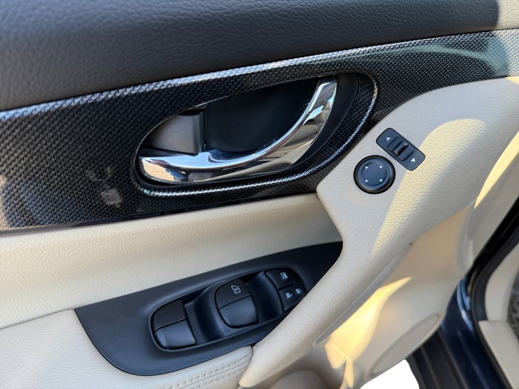 Used 2015 Nissan Rogue SL w/ SL Premium Package image 11