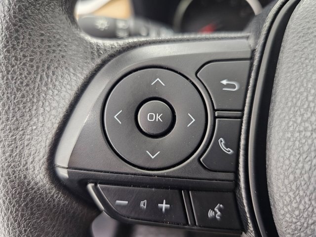 Used 2021 Toyota RAV4 XLE w/ Convenience Package image 12