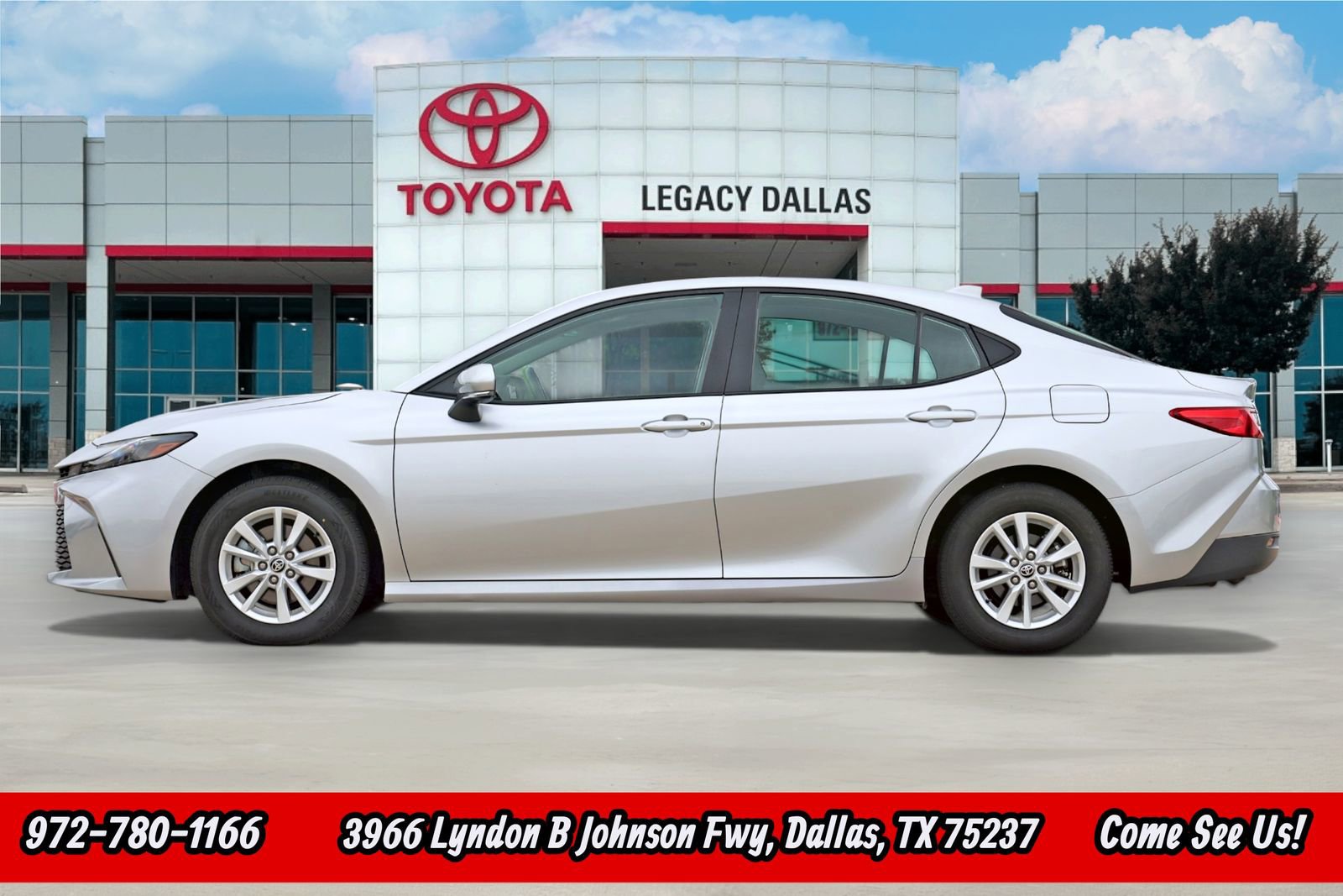 Used 2025 Toyota Camry LE AWD/4WD image 7