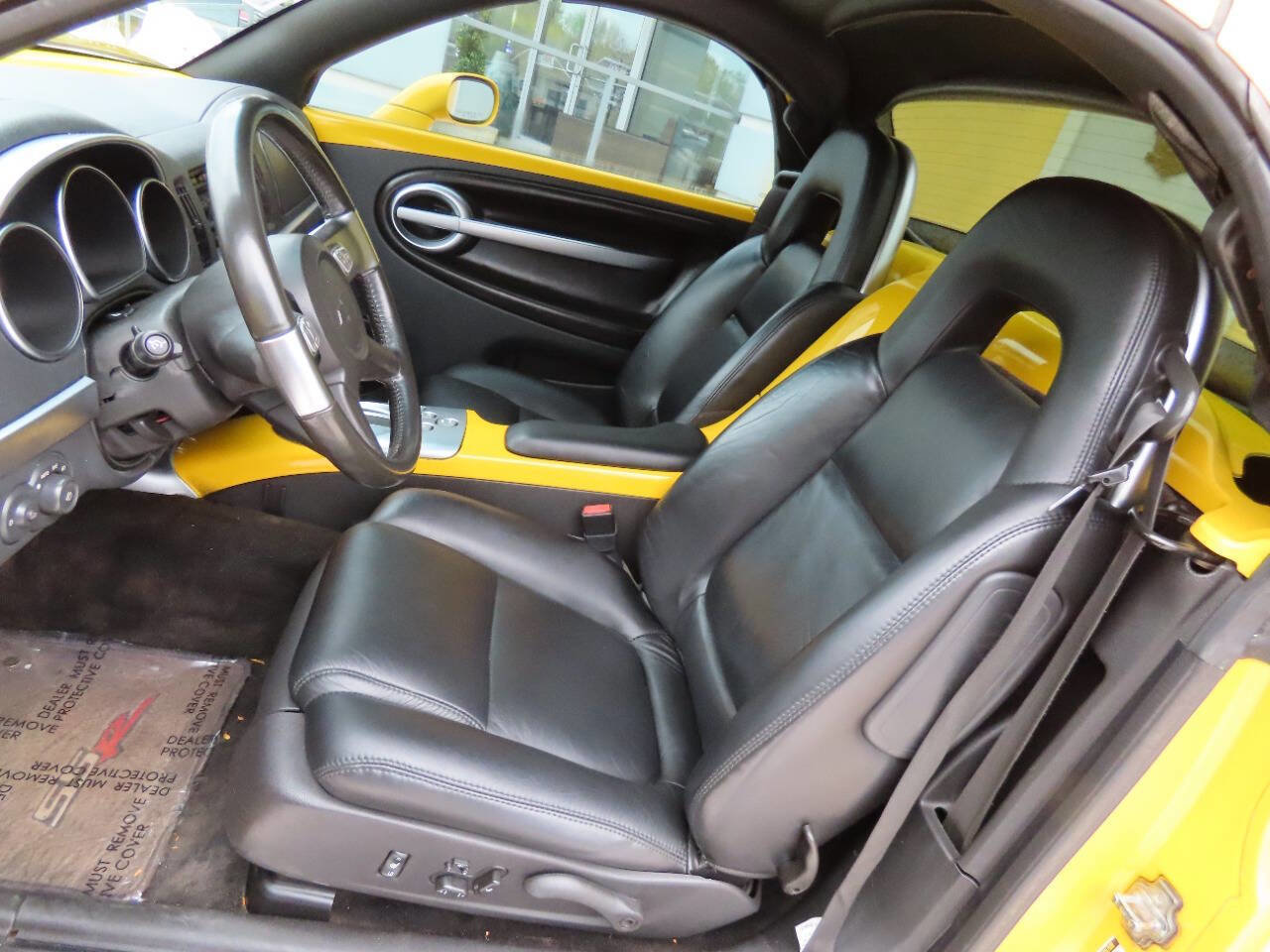 Used 2004 Chevrolet SSR w/ Preferred Equipment Group image 24