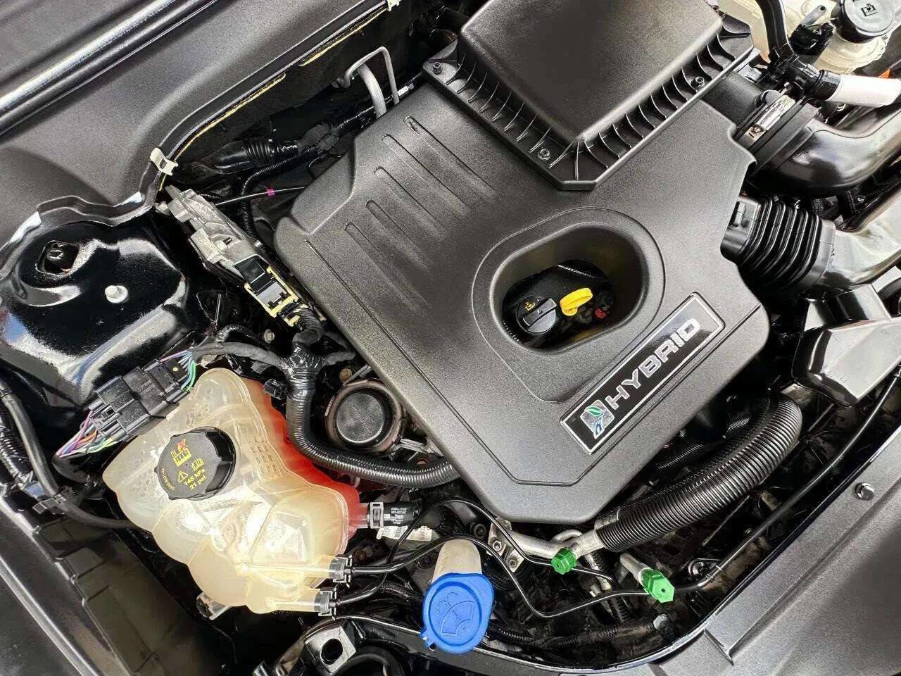 Used 2018 Ford Fusion SE image 9