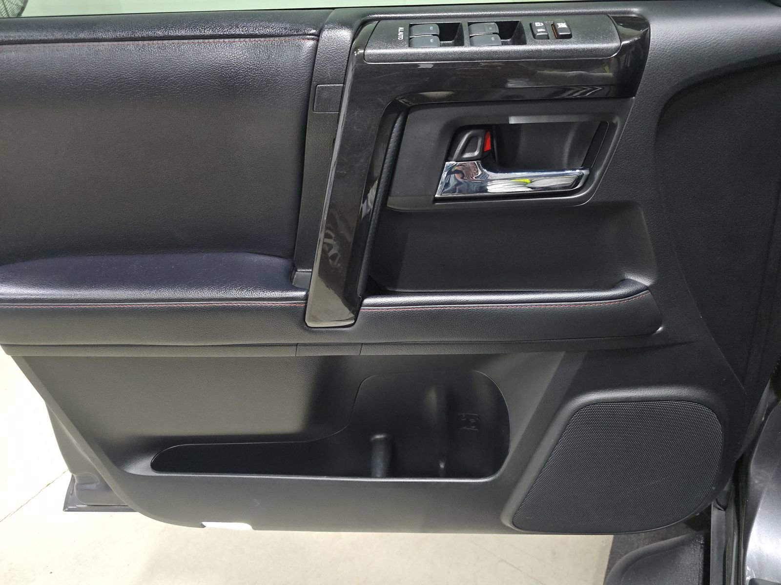 Used 2020 Toyota 4Runner TRD Off-Road Premium image 10