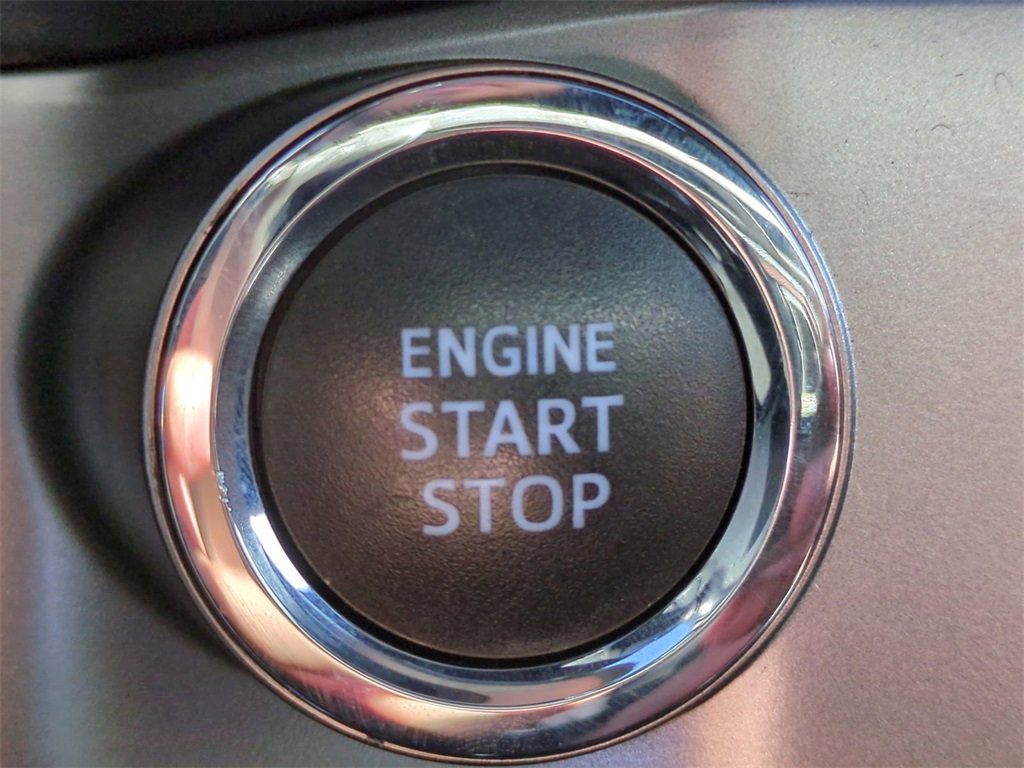 Used 2020 Toyota Tacoma Limited image 35