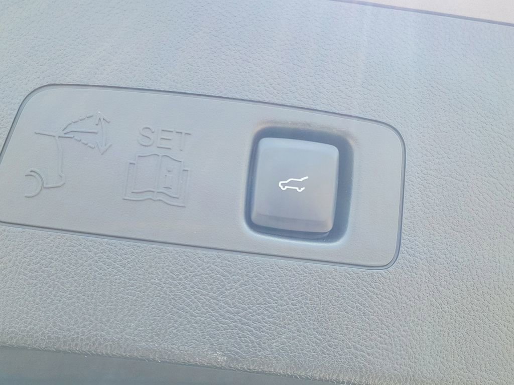Used 2022 Lincoln Corsair Reserve FWD image 11