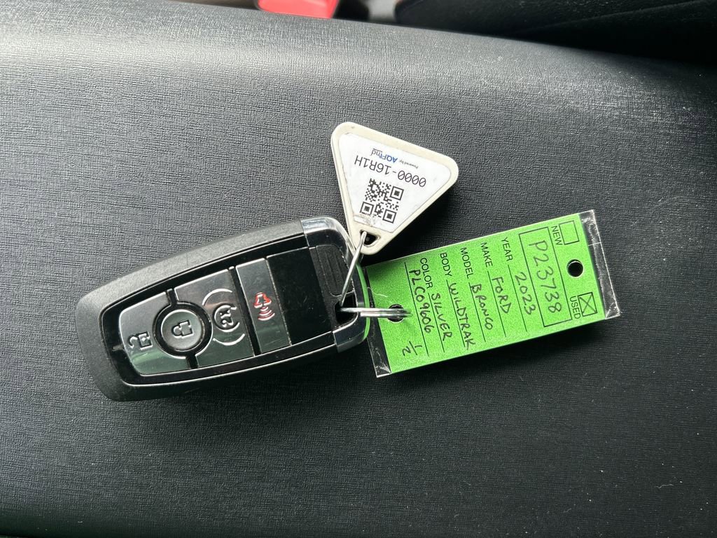 Used 2023 Ford Bronco Wildtrak image 30