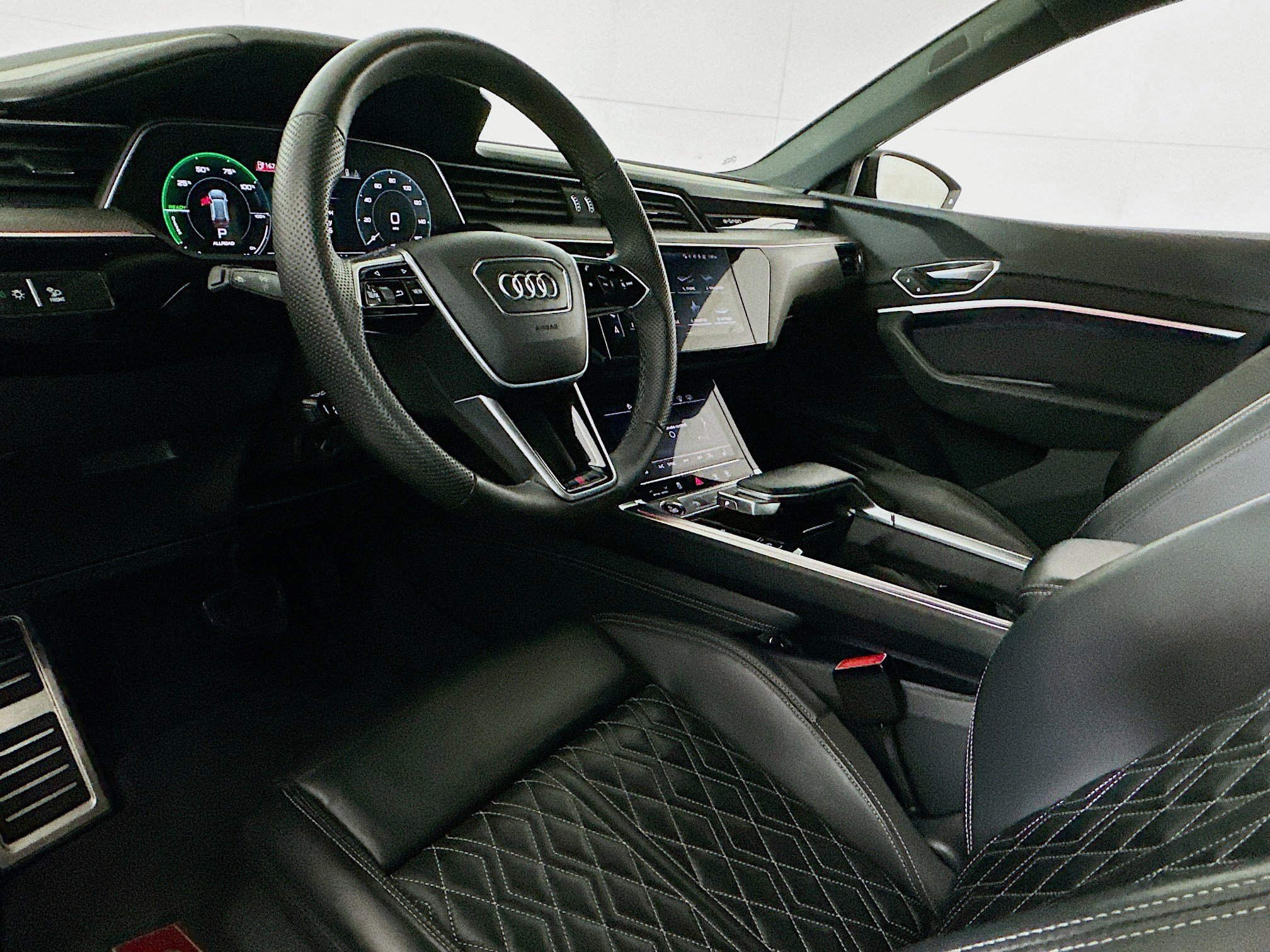 Used 2024 Audi Q8 e-tron Prestige w/ Prestige Package AWD/4WD image 7
