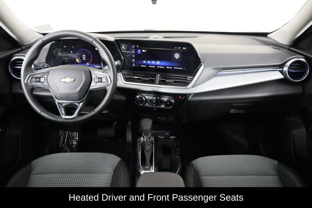 Used 2025 Chevrolet Trax LT w/ LT Convenience Package image 14