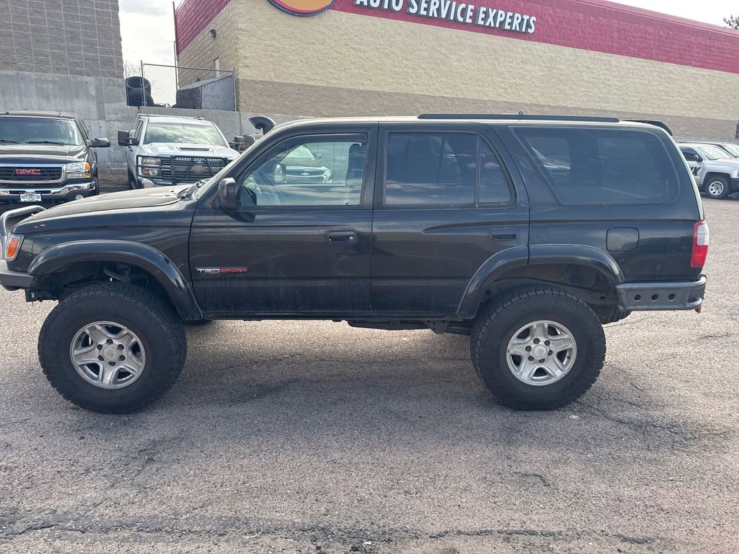 Used 2002 Toyota 4Runner SR5 AWD/4WD image 8