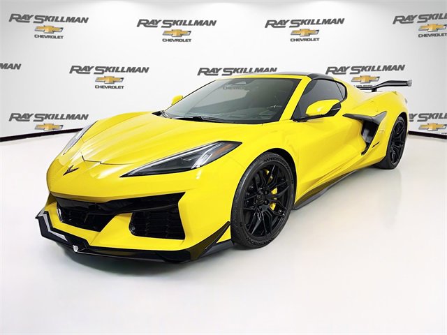 Used 2025 Chevrolet Corvette Z06 w/ Z07 Performance Package image 3