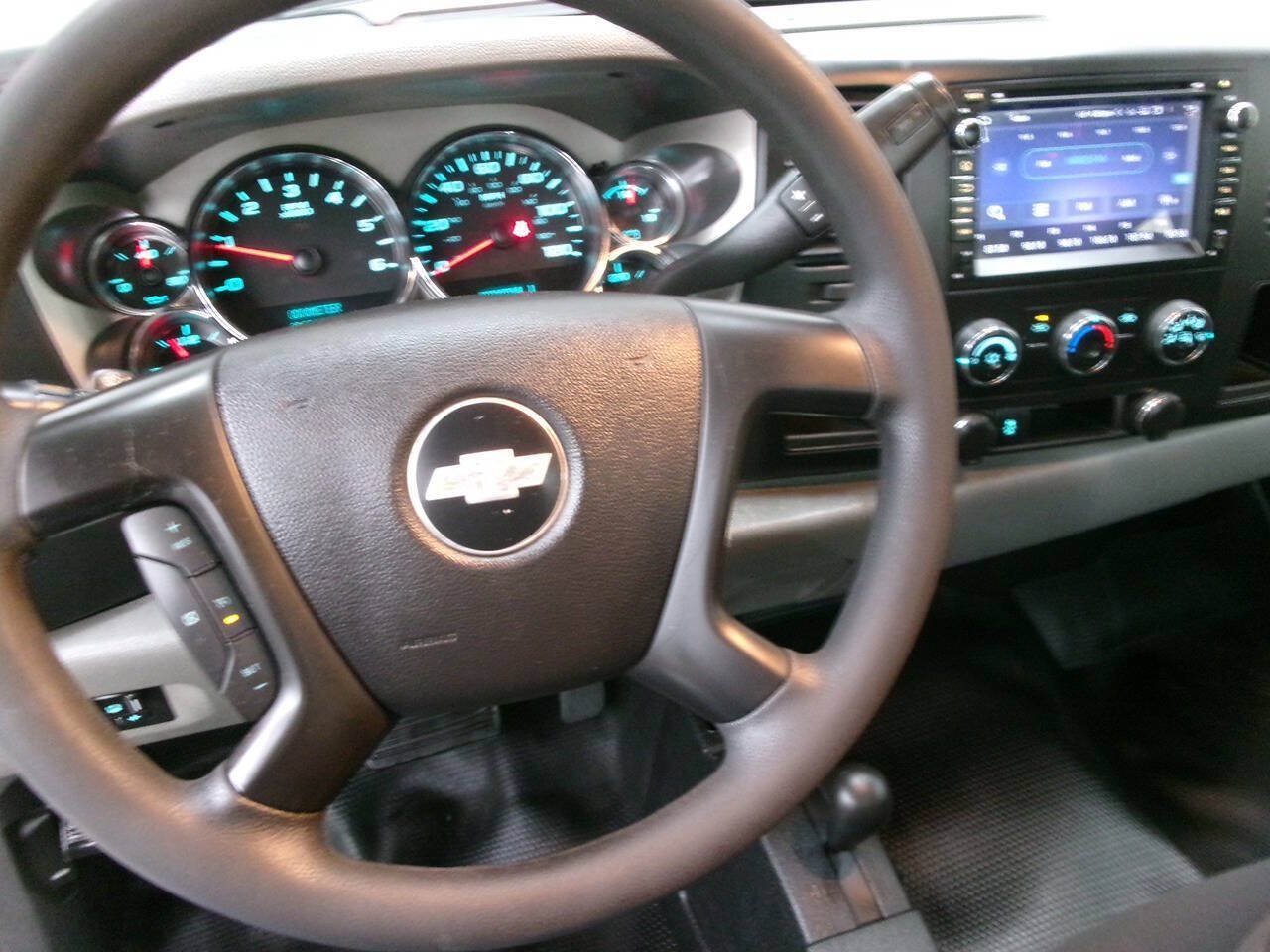 Used 2014 Chevrolet Silverado 2500 W/T w/ Snow Plow Prep Package AWD/4WD image 29