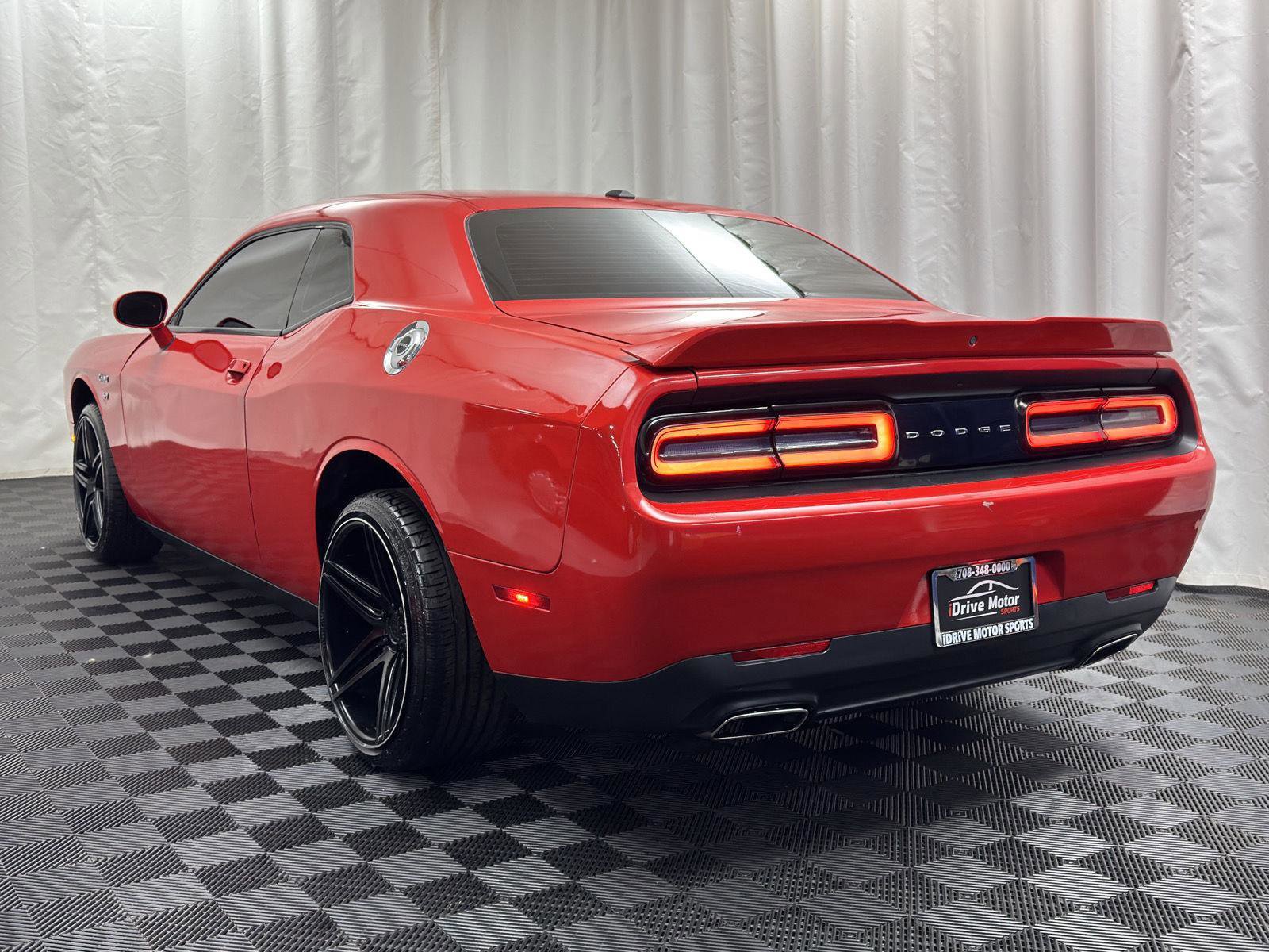 Used 2021 Dodge Challenger SXT image 8