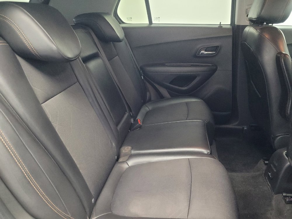 Used 2020 Chevrolet Trax LT w/ LT Convenience Package image 19