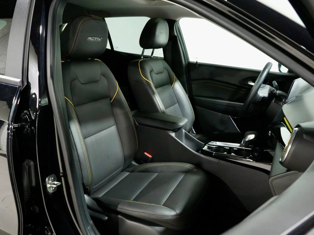 Used 2024 Chevrolet Trax ACTIV w/ Sunroof Package image 24