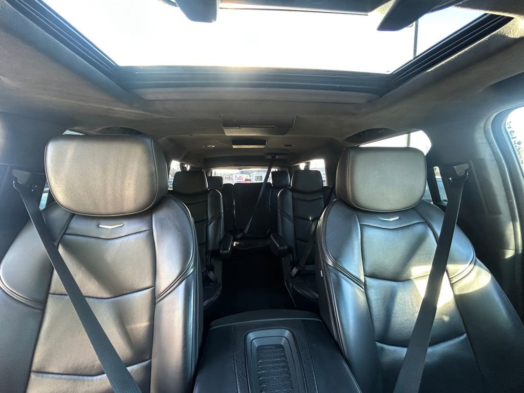 Used 2019 Cadillac Escalade ESV Platinum w/ Escalade Sport Edition image 27