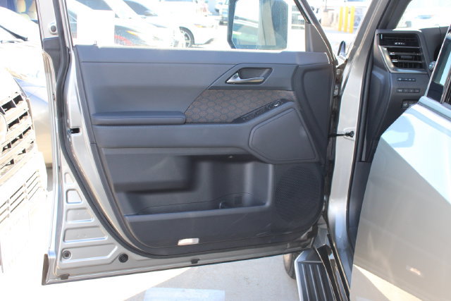 Certified 2025 Lexus GX 550 w/ Accessory Package (31) AWD/4WD image 12