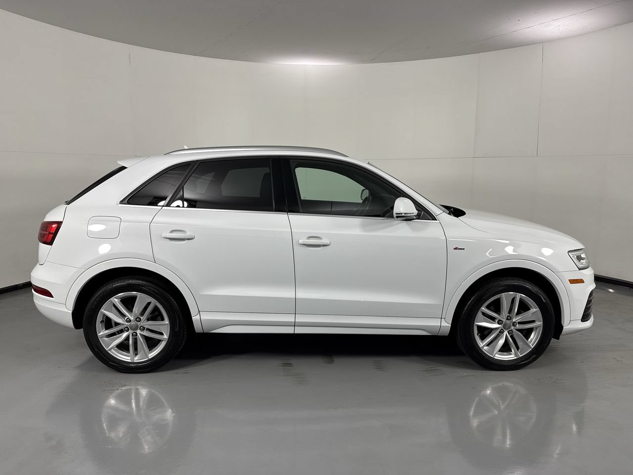 Used 2018 Audi Q3 2.0T Premium Plus AWD/4WD image 37