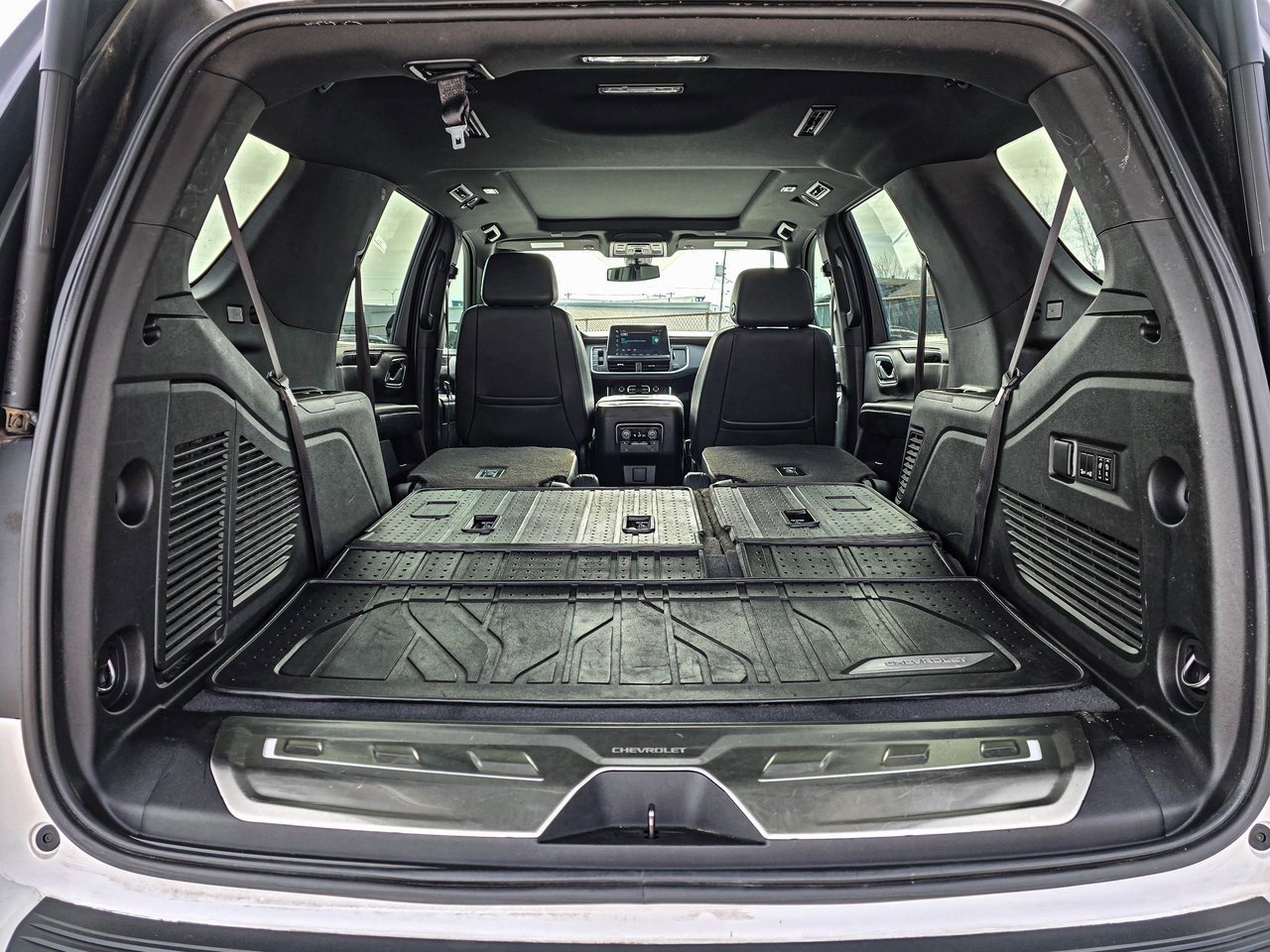 Used 2022 Chevrolet Tahoe LT w/ Luxury Package image 40