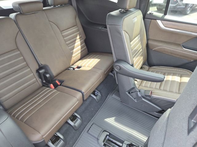 New 2026 GMC Acadia Denali Ultimate w/ LPO, Floor Liner Package image 30