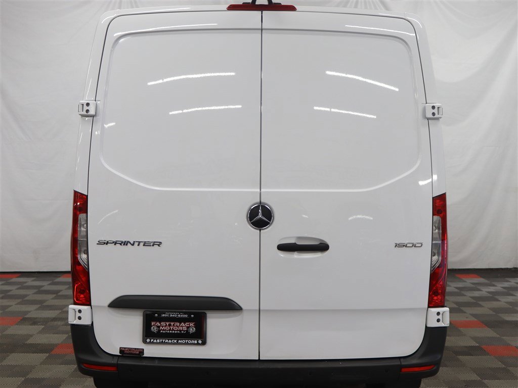 Used 2022 Mercedes-Benz Sprinter 1500 image 5