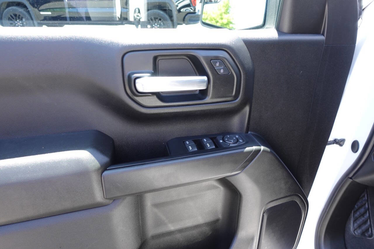 Used 2024 GMC Sierra 1500 Pro w/ Graphite Edition AWD/4WD image 17