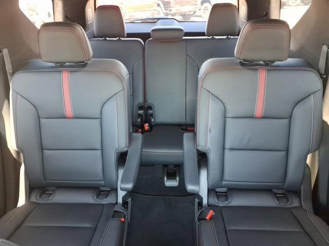New 2026 Chevrolet Traverse RS w/ LPO, Floor Liner Package FWD image 10