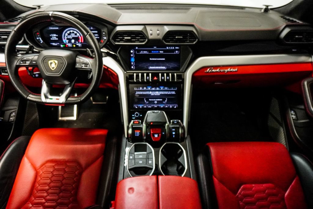 Used 2019 Lamborghini Urus AWD/4WD image 13