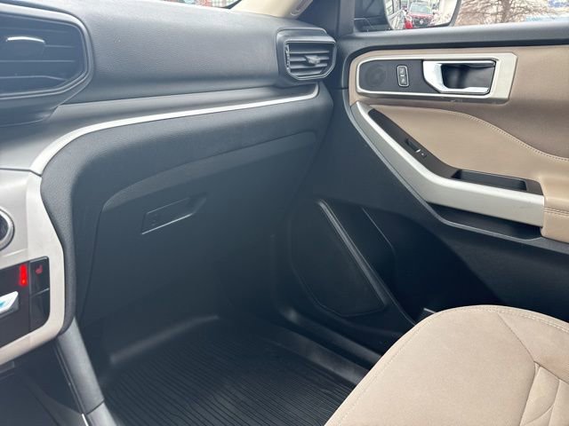 Used 2020 Ford Explorer XLT w/ Comfort Package image 11