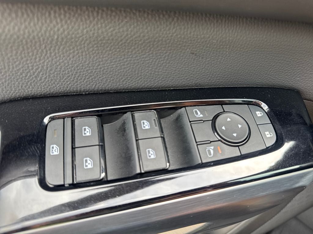 Used 2025 Nissan Pathfinder SL w/ Cargo Package FWD image 19