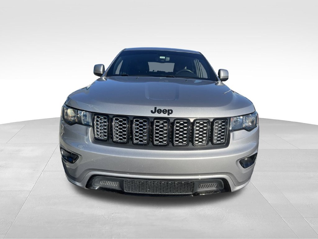 Used 2018 Jeep Grand Cherokee Altitude AWD/4WD image 19