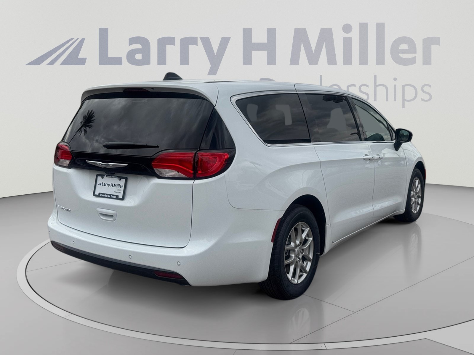 New 2026 Chrysler Voyager LX FWD image 5