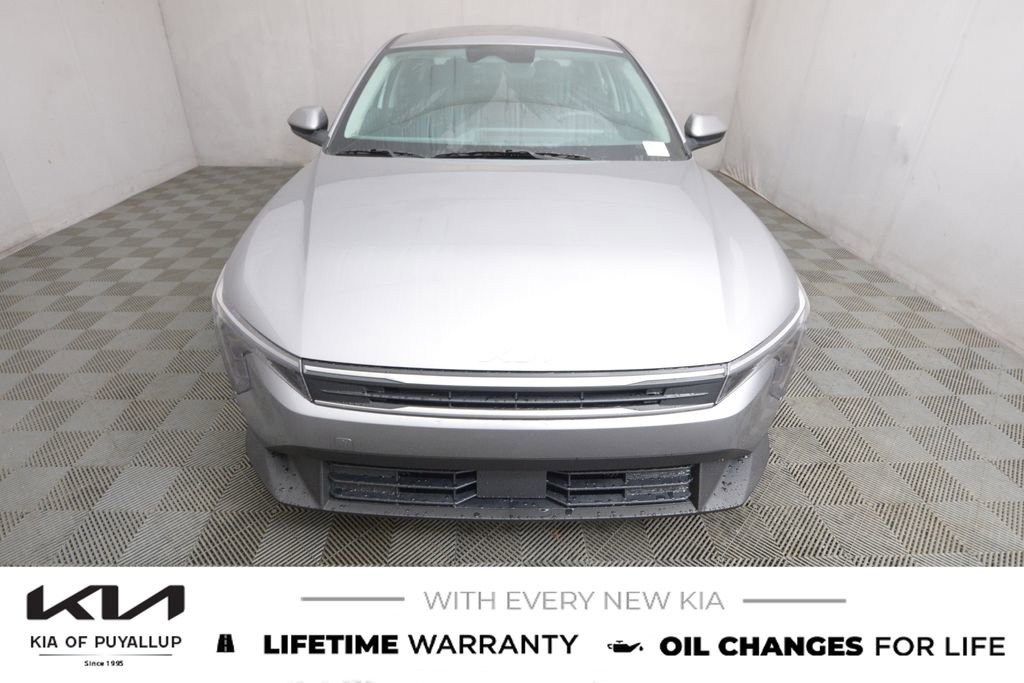 New 2025 Kia K4 LXS image 2